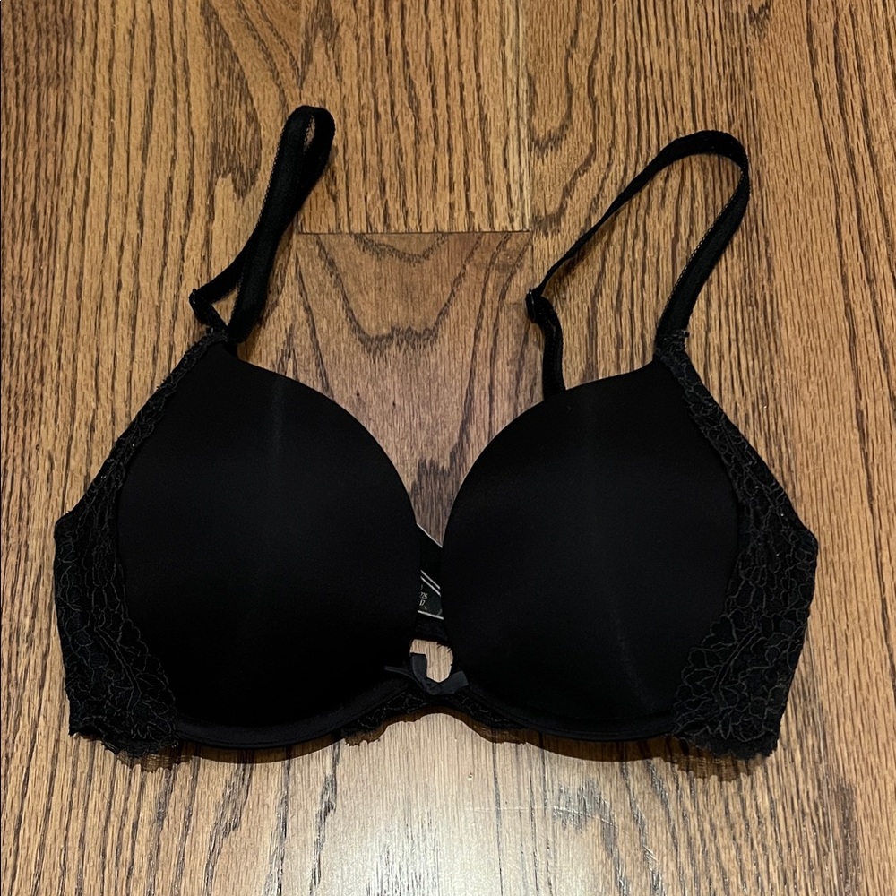 Victoria's Secret Black Dream Angels Push-up LaceTrim Bra